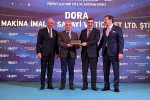 Patent sayısını en çok artıran firmalar arasında yer alarak başarı plaketine layık görüldük.